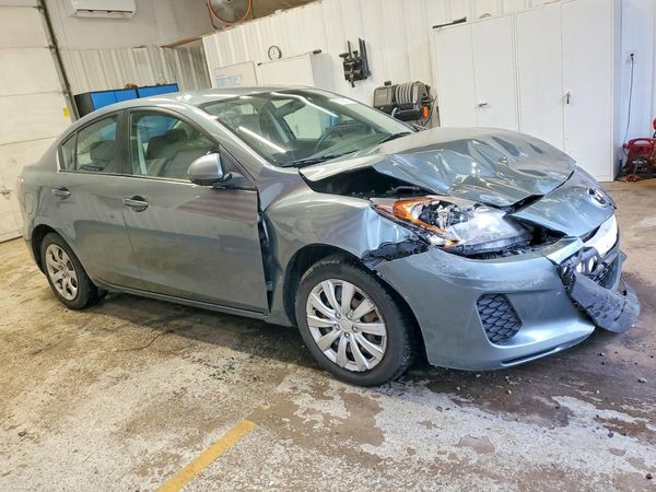 2013 MAZDA 3