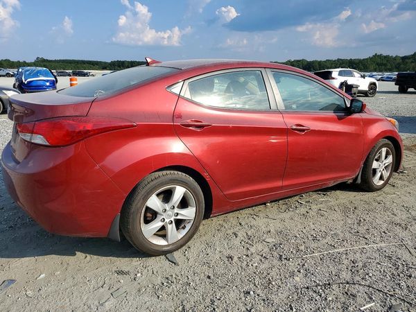 2013 HYUNDAI ELANTRA