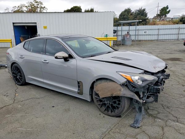 2021 KIA STINGER