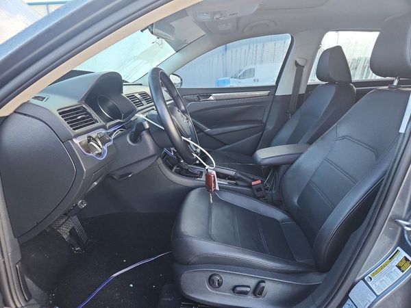 2018 VOLKSWAGEN PASSAT SE, SE w/ Technology