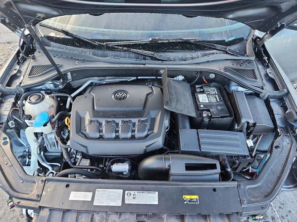 2018 VOLKSWAGEN PASSAT SE, SE w/ Technology