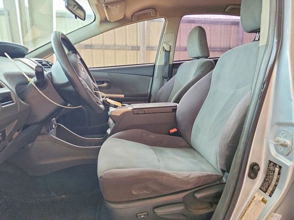 2013 TOYOTA PRIUS V TW — DENT
