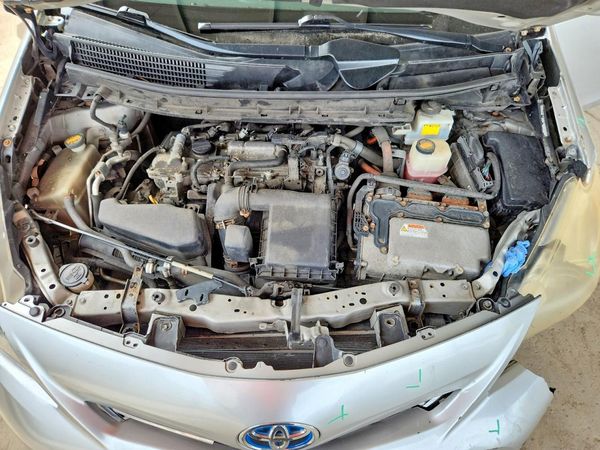 2013 TOYOTA PRIUS V TW — Engine bay