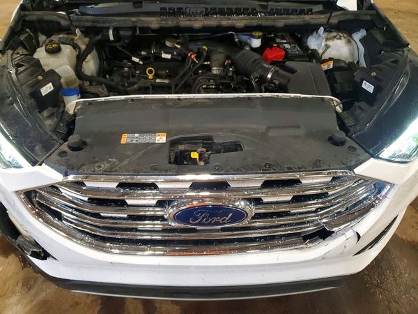 2021 FORD EDGE SEL — Engine bay