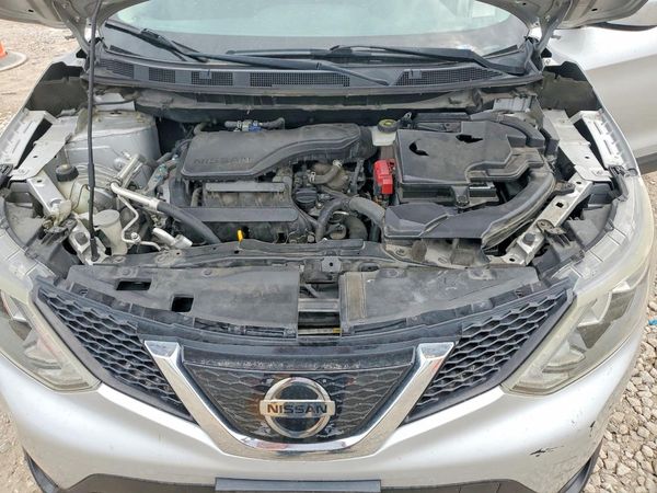 2019 NISSAN ROGUE — Engine bay