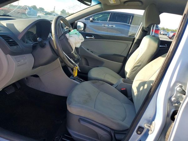 2012 HYUNDAI ACCENT GLS (Middle grade)