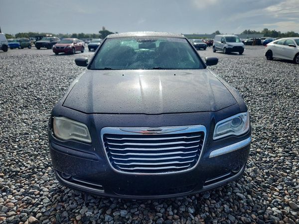 2013 CHRYSLER 300 Base/Limited