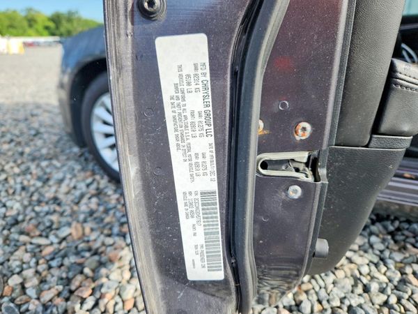 2013 CHRYSLER 300 Base/Limited