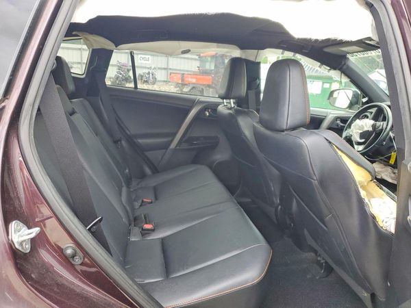 2017 TOYOTA RAV4 SE