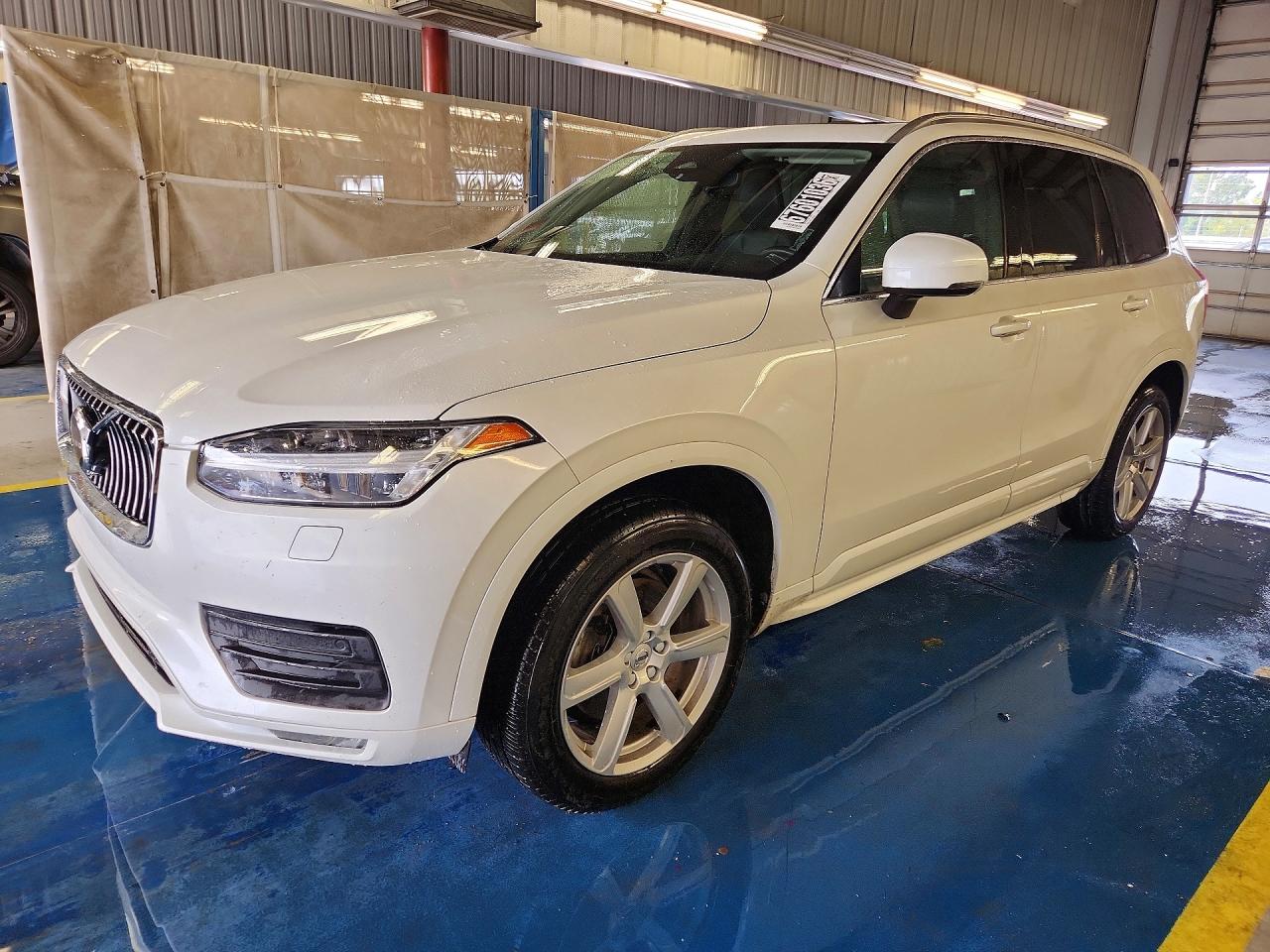 2023 VOLVO XC90 — Front 3/4