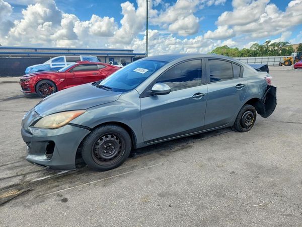 2013 MAZDA 3