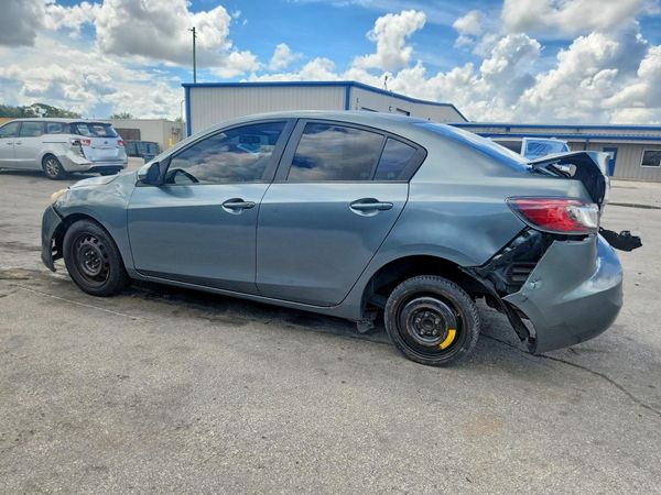 2013 MAZDA 3 Sport/GX