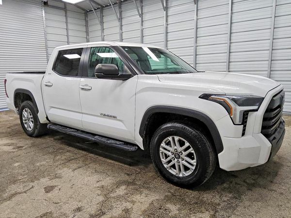 2025 TOYOTA TUNDRA SR5 — Passenger 3/4