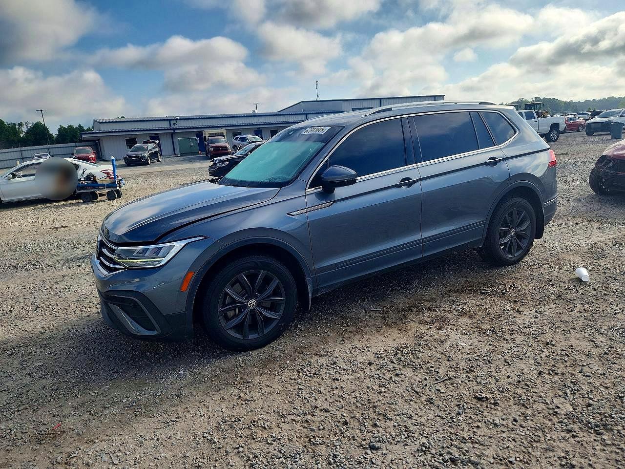 2022 VOLKSWAGEN TIGUAN SE — Front 3/4