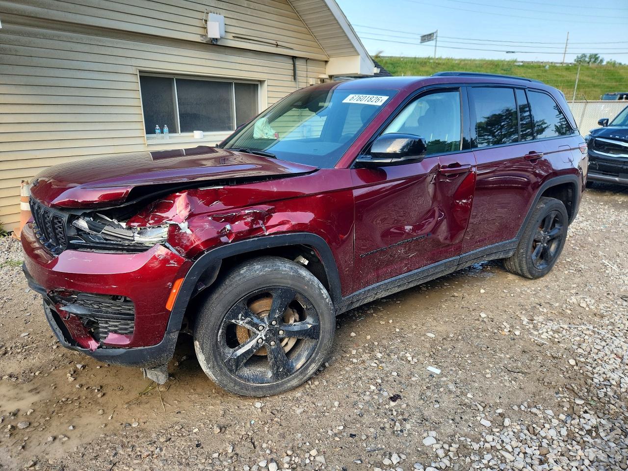 2024 JEEP GRAND CHEROKEE Laredo
