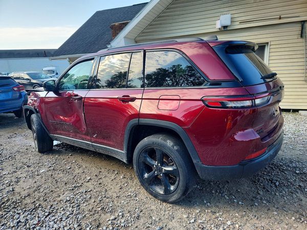 2024 JEEP GRAND CHEROKEE Laredo
