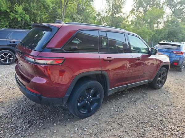 2024 JEEP GRAND CHEROKEE Laredo