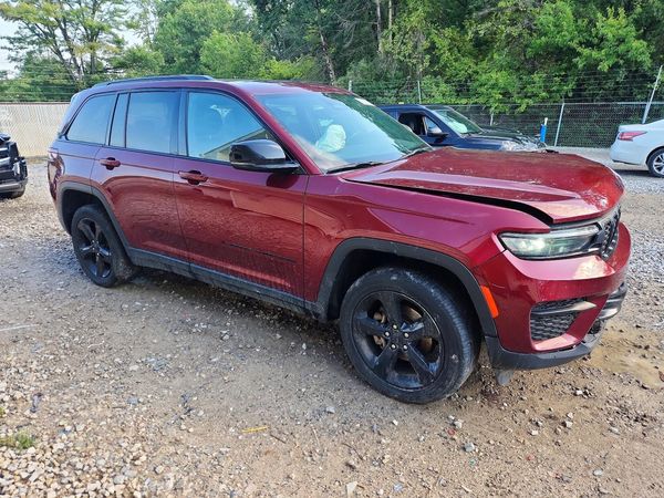 2024 JEEP GRAND CHEROKEE Laredo