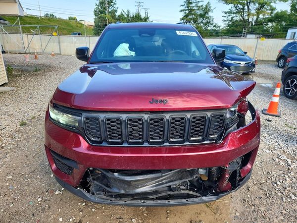 2024 JEEP GRAND CHEROKEE Laredo
