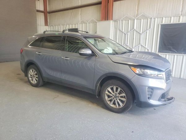 2020 KIA SORENTO L, LX, S — Passenger 3/4