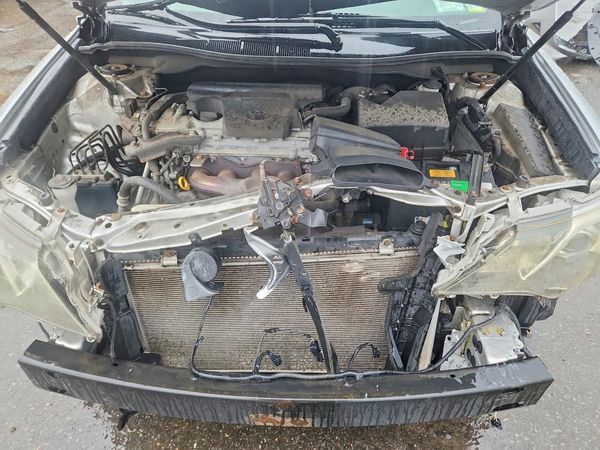 2012 TOYOTA CAMRY — Engine bay