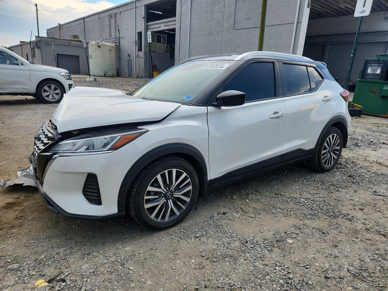2022 NISSAN KICKS