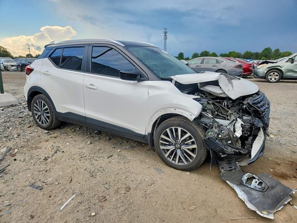 2022 NISSAN KICKS