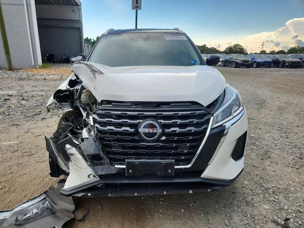2022 NISSAN KICKS