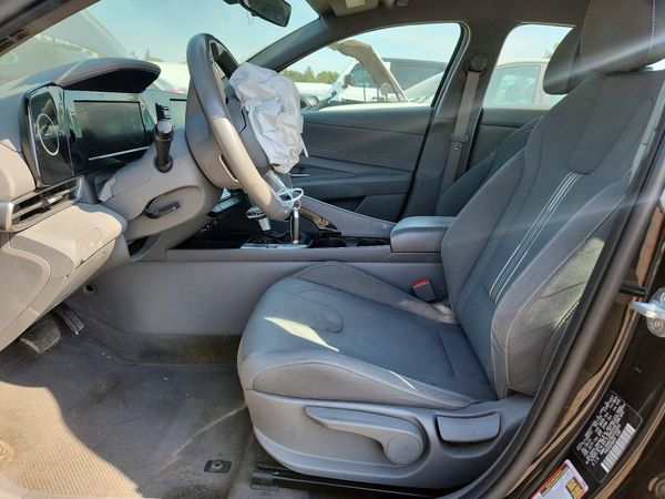 2022 HYUNDAI ELANTRA