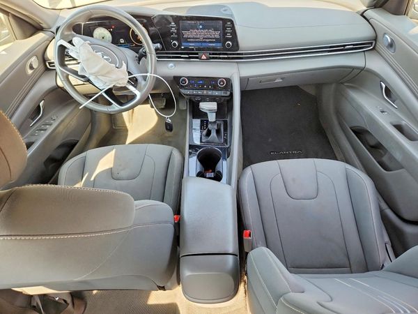 2022 HYUNDAI ELANTRA