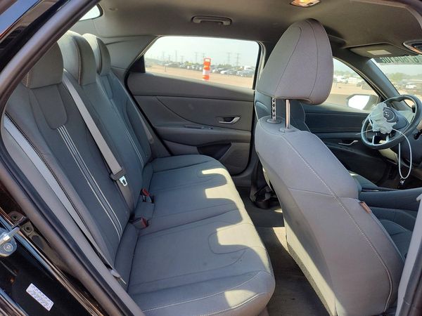 2022 HYUNDAI ELANTRA