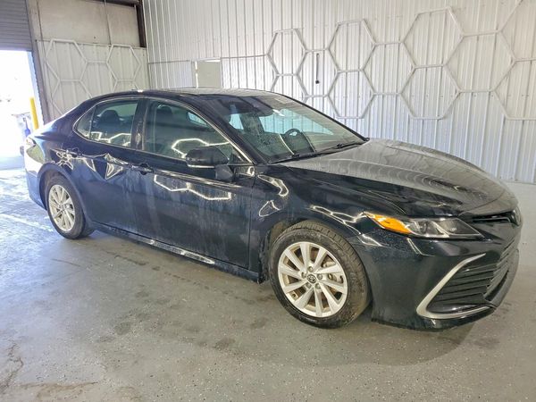 2024 TOYOTA CAMRY LE — Passenger 3/4