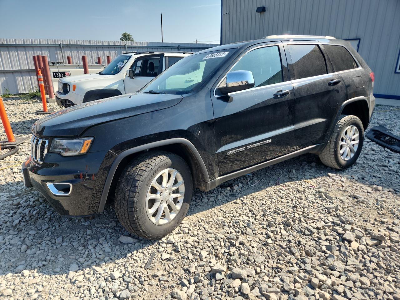 2021 JEEP GRAND CHER Laredo — Front 3/4