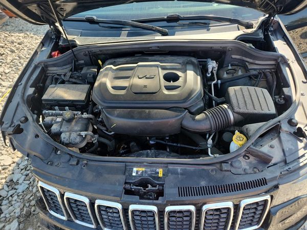 2021 JEEP GRAND CHER Laredo — Engine bay