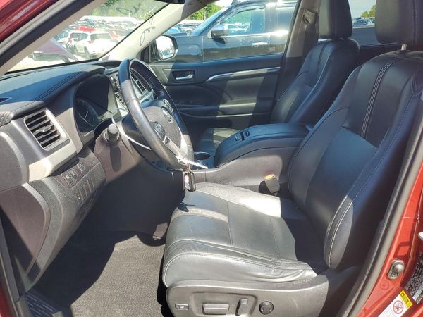 2017 TOYOTA HIGHLANDER SE/XLE