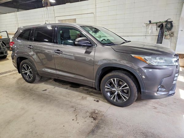 2018 TOYOTA HIGHLANDER