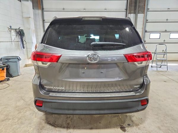 2018 TOYOTA HIGHLANDER