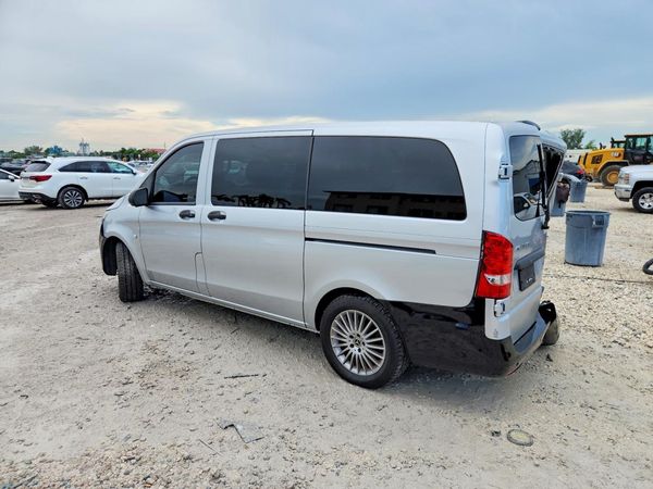2018 MERCEDES-BENZ METRIS