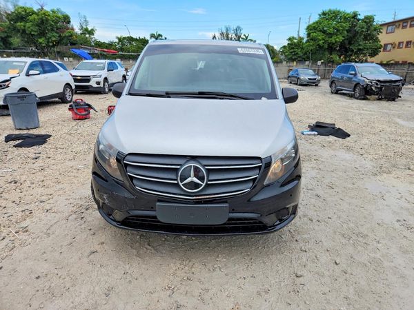 2018 MERCEDES-BENZ METRIS