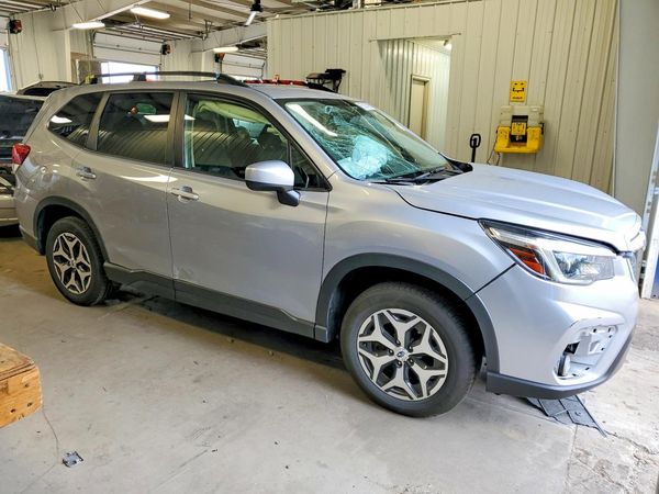 2021 SUBARU FORESTER Premium