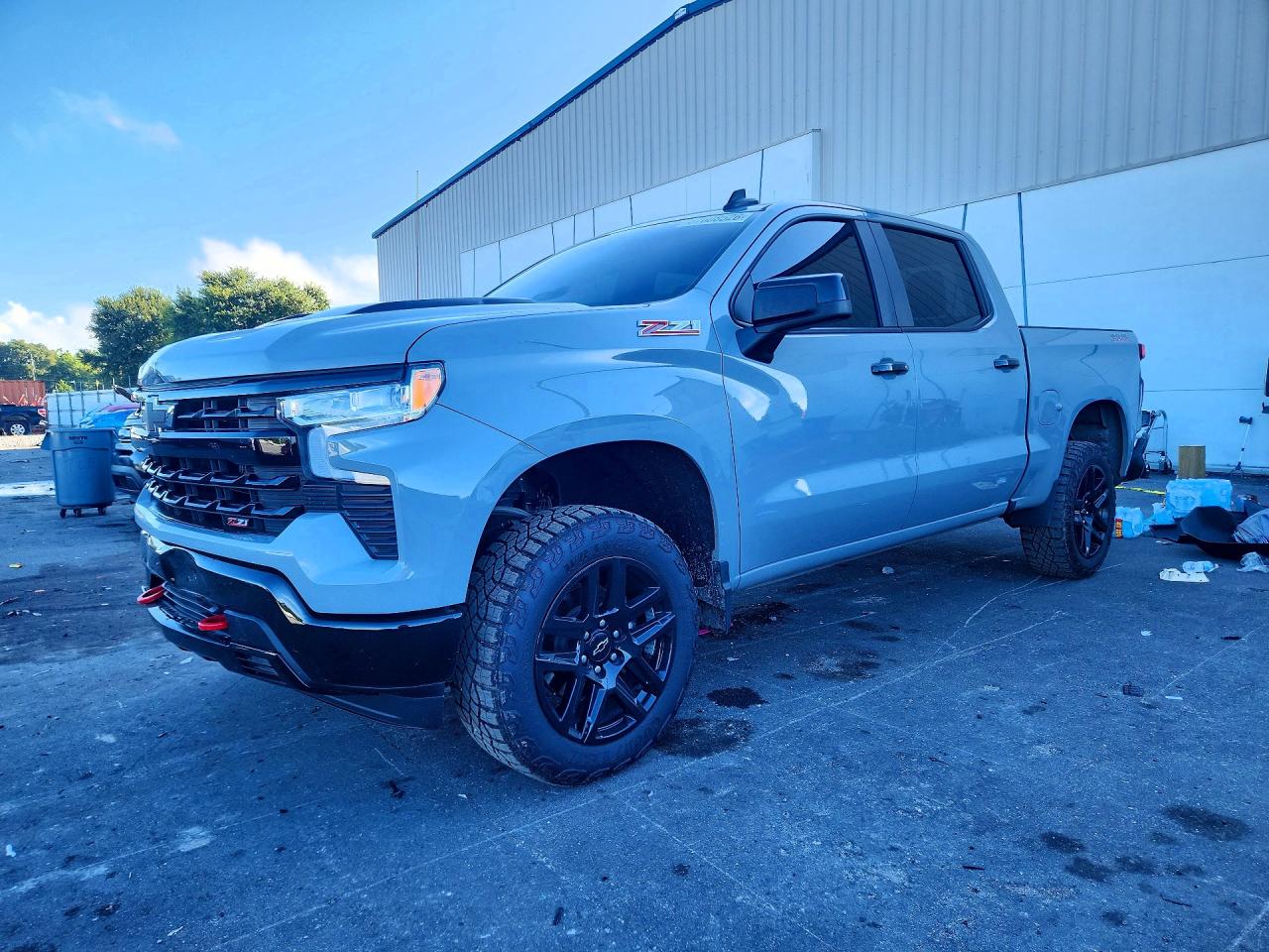 2024 CHEVROLET SILVERADO Trail Boss - LT — Front 3/4
