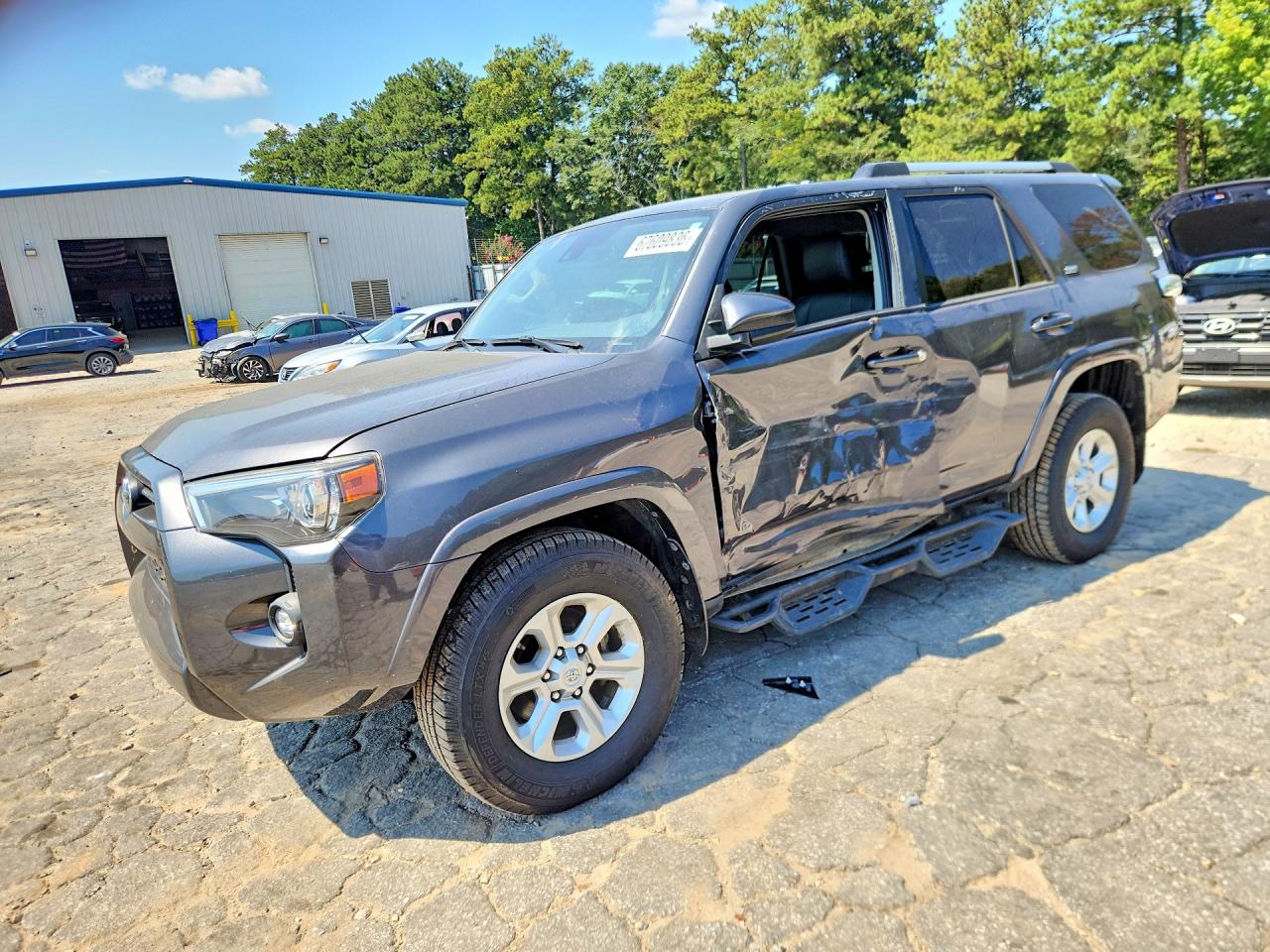 2021 TOYOTA 4RUNNER — Front 3/4