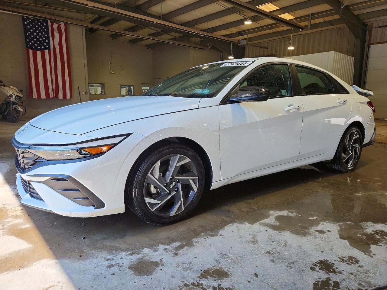 2025 HYUNDAI ELANTRA