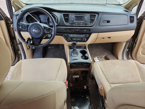 2015 KIA SEDONA