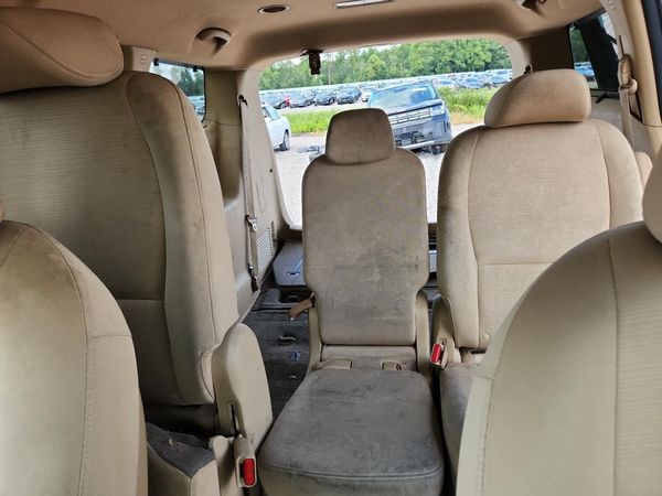 2015 KIA SEDONA