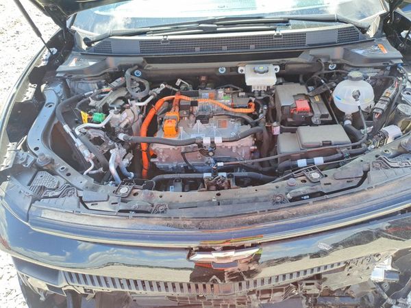 2025 CHEVROLET EQUINOX LT — Engine bay