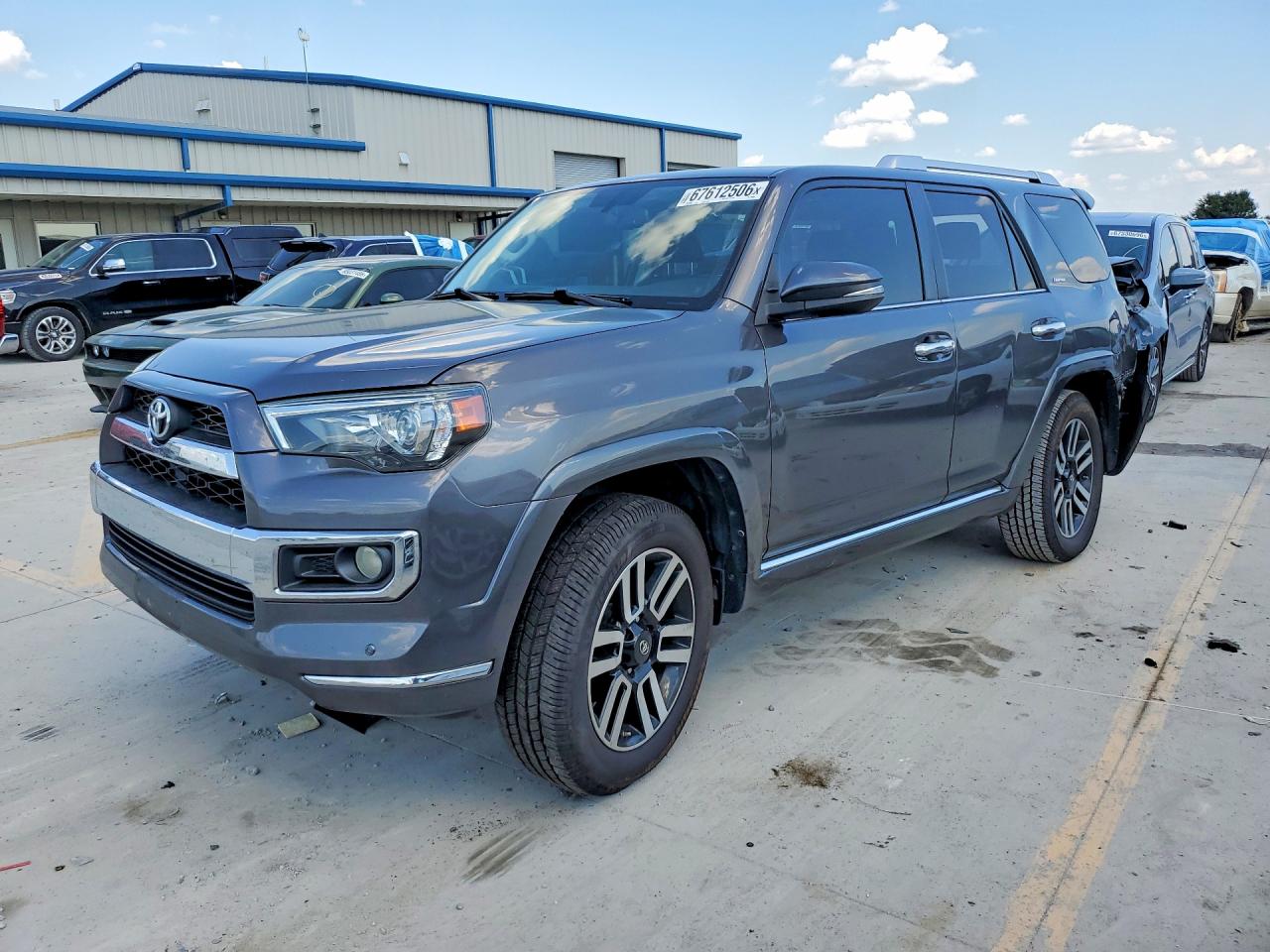 2015 TOYOTA 4RUNNER Base Grade — Front 3/4