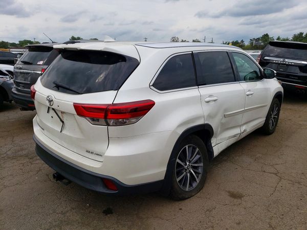 2017 TOYOTA HIGHLANDER SE/XLE