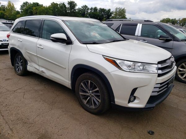 2017 TOYOTA HIGHLANDER SE/XLE