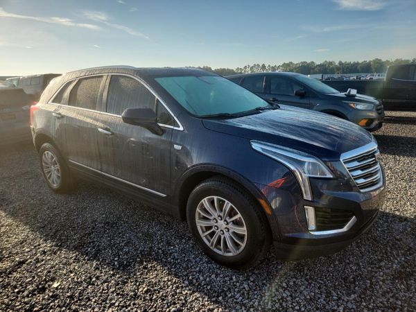 2018 CADILLAC XT5 Luxury — Passenger 3/4